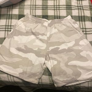 L white camo Nike shorts